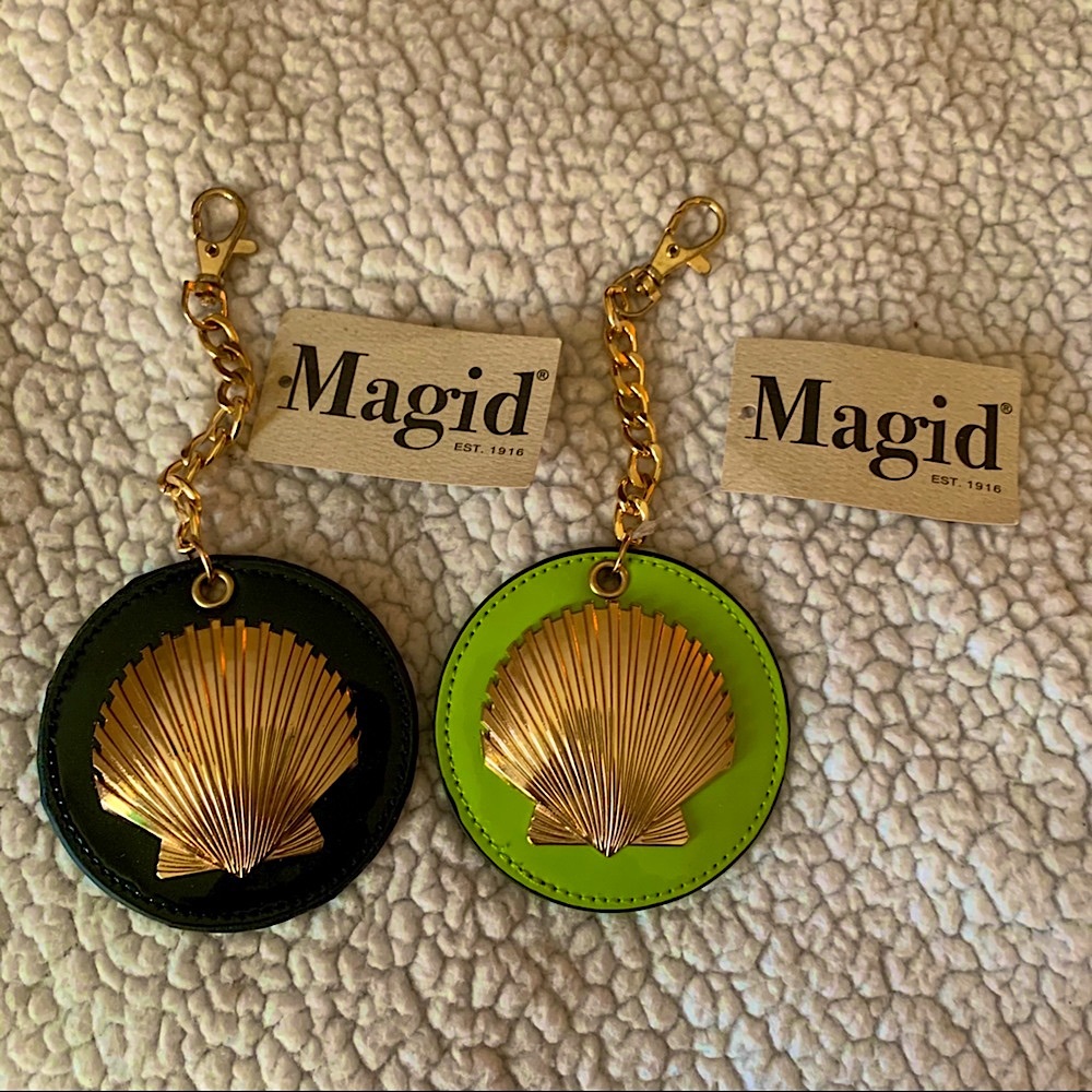 **𝐋𝐀𝐒𝐓 𝐂𝐀𝐋𝐋** Adorable keychains